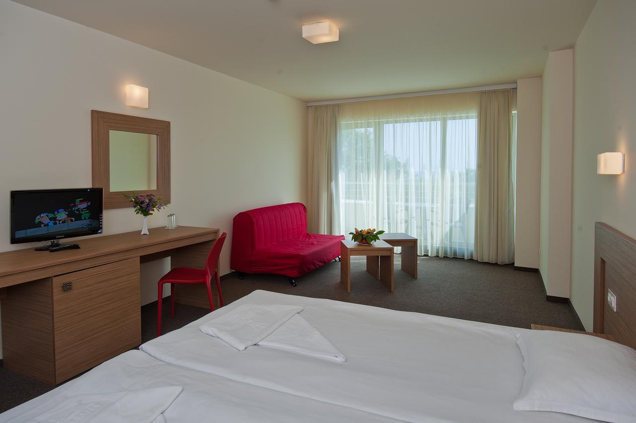 Jeravi Club Hotel بريمورسكو المظهر الخارجي الصورة